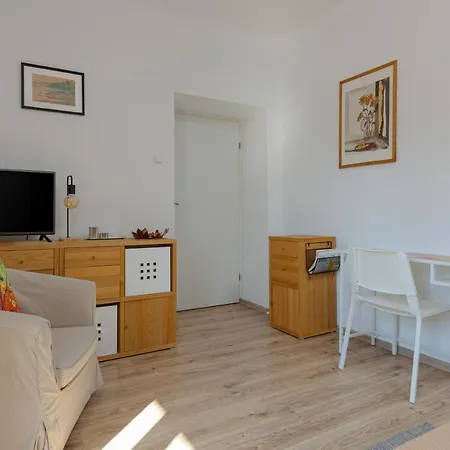 Bialobrzeska By Renters Apartment Warsaw