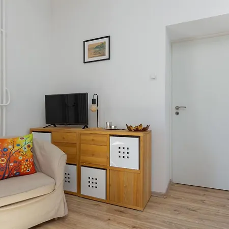 Bialobrzeska By Renters *