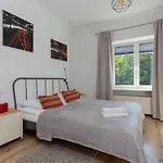 Bialobrzeska By Renters *